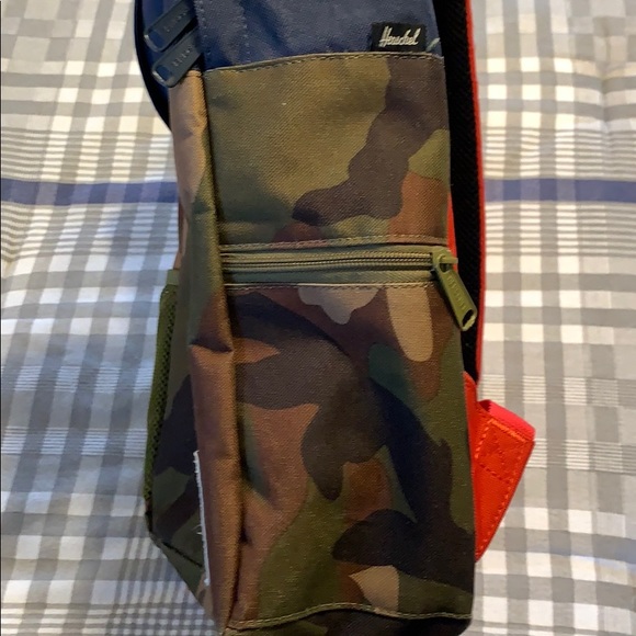 Herschel Backpack - Picture 4 of 6